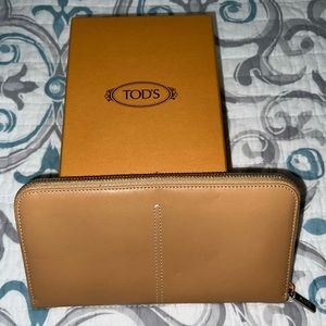 Tods wallet with coin purse